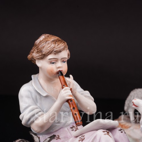 Парные фарфоровые статуэтки Пастушки с овечками, Sitzendorf, Германия, вт. пол. 20 в.