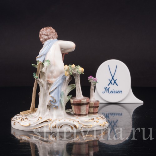 Статуэтка из фарфора Аллегория земли, путти с лопатой, Meissen, Германия, 1951 г.