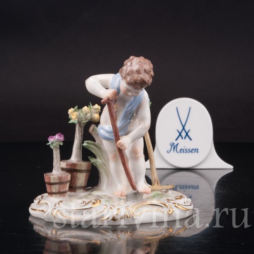 Статуэтка из фарфора Аллегория земли, путти с лопатой, Meissen, Германия, 1951 г.
