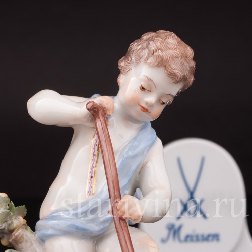Статуэтка из фарфора Аллегория земли, путти с лопатой, Meissen, Германия, 1951 г.
