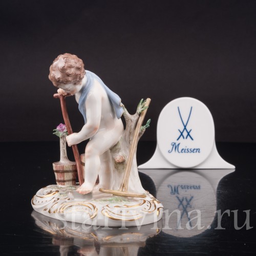 Статуэтка из фарфора Аллегория земли, путти с лопатой, Meissen, Германия, 1951 г.
