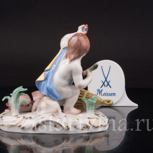 Фарфоровая статуэтка Аллегория воды, путти с рыбой, Meissen, Германия, 1951 г.