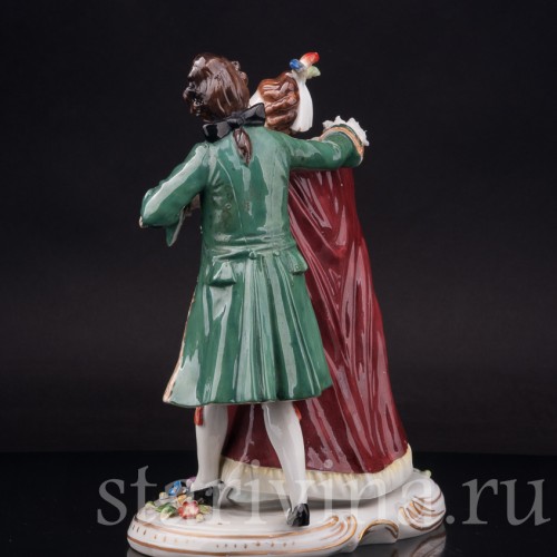 Фарфоровая статуэтка Галантная пара с собачкой, кружевная Sitzendorf, Германия, перв. пол. 20 в.