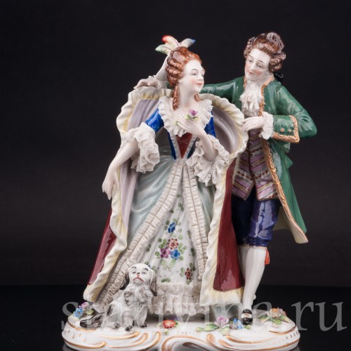 Фарфоровая статуэтка Галантная пара с собачкой, кружевная Sitzendorf, Германия, перв. пол. 20 в.
