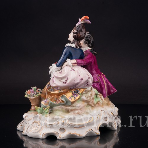 Фарфоровая статуэтка Романтическое свидание, кружевная  Volkstedt, Германия, нач. 20 в.