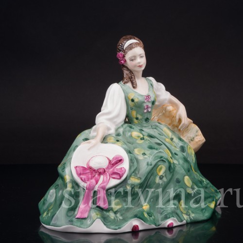 Фарфоровая фигурка Элиза, девушка со шляпой в зеленом платье, Royal Doulton, Великобритания, 1971 г.