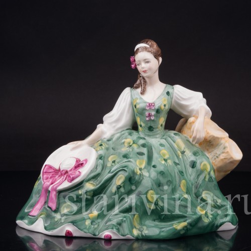 Фарфоровая фигурка Элиза, девушка со шляпой в зеленом платье, Royal Doulton, Великобритания, 1971 г.