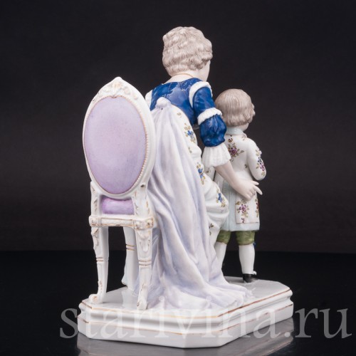 Статуэтка из фарфора Девушка с мальчиком, Scheibe-Alsbach, Германия, нач. 20 в.