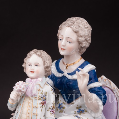 Статуэтка из фарфора Девушка с мальчиком, Scheibe-Alsbach, Германия, нач. 20 в.