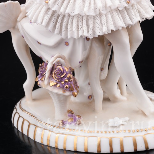 Фарфоровая статуэтка Девушка с веером и букетом цветов, кружевная, E. A. Muller, Германия, нач. 20 в.