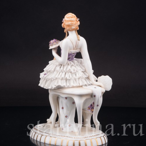 Фарфоровая статуэтка Девушка с веером и букетом цветов, кружевная, E. A. Muller, Германия, нач. 20 в.
