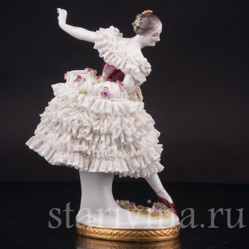 Фарфоровая статуэтка балерины Фанни Эльслер, кружевная, Volkstedt, Германия, до 1935 г.