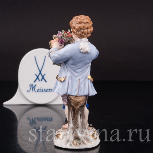 Фигурка из фарфора Мальчик с венком Meissen, Германия, сер. 19 - нач. 20 вв.