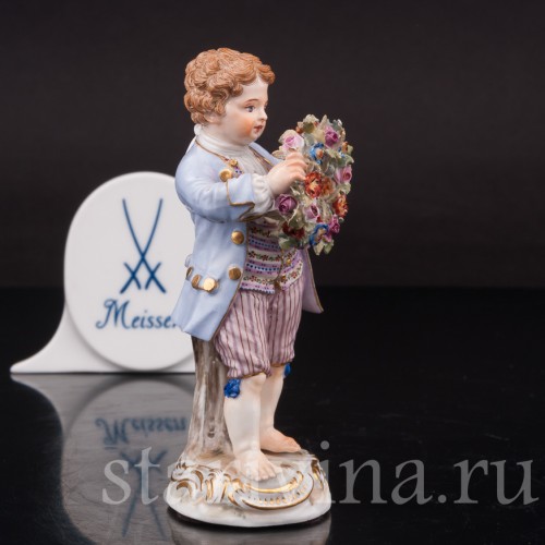 Фигурка из фарфора Мальчик с венком Meissen, Германия, сер. 19 - нач. 20 вв.