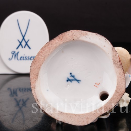 Фарфоровая статуэтка Девочка, кормящая птиц, Meissen, Германия, 19 в.