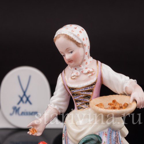 Фарфоровая статуэтка Девочка, кормящая птиц, Meissen, Германия, 19 в.
