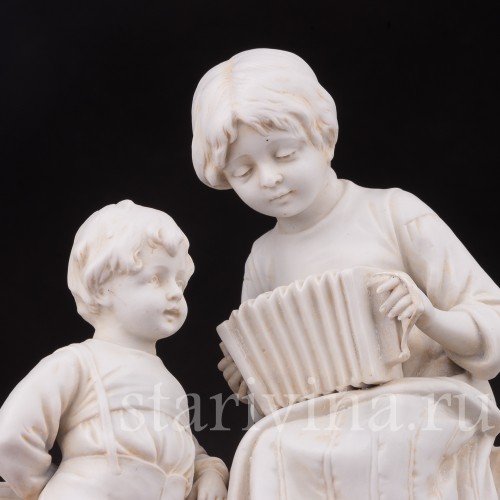 Фарфоровая статуэтка "Поиграй мне на гармошке!", Volkstedt, Германия, кон. 19 - нач. 20 вв.