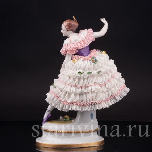 Фарфоровая статуэтка балерины Фанни Эльслер с веером, кружевная, Volkstedt, Германия, вт. пол. 20 в.