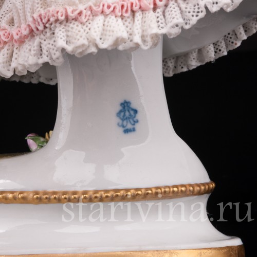 Фарфоровая статуэтка балерины Фанни Эльслер с веером, кружевная, Volkstedt, Германия, вт. пол. 20 в.