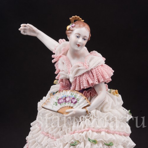 Фарфоровая статуэтка балерины Фанни Эльслер с веером, кружевная, Volkstedt, Германия, вт. пол. 20 в.