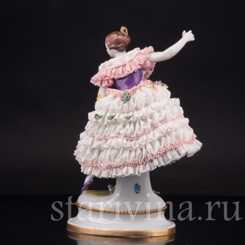Фарфоровая статуэтка балерины Фанни Эльслер с веером, кружевная, Volkstedt, Германия, вт. пол. 20 в.