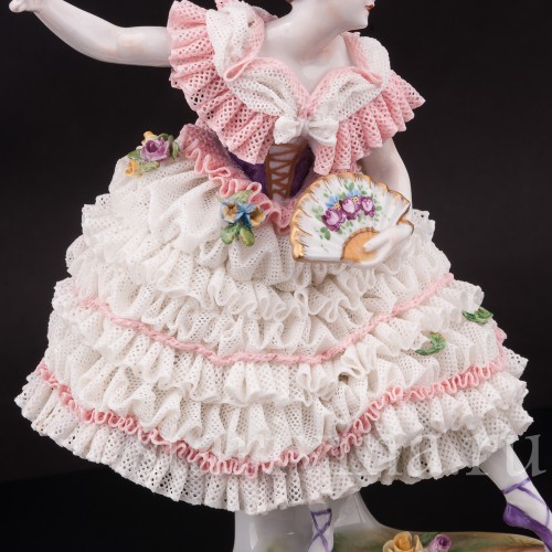 Фарфоровая статуэтка балерины Фанни Эльслер с веером, кружевная, Volkstedt, Германия, вт. пол. 20 в.