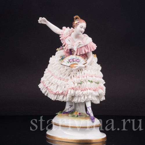 Фарфоровая статуэтка балерины Фанни Эльслер с веером, кружевная, Volkstedt, Германия, вт. пол. 20 в.