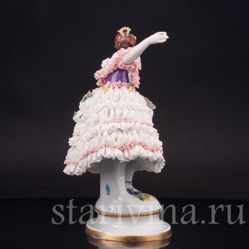 Фарфоровая статуэтка балерины Фанни Эльслер с веером, кружевная, Volkstedt, Германия, вт. пол. 20 в.