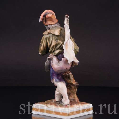 Статуэтка из фарфора Нищий с флагом, Дрезден, Германия, нач. 20 в.