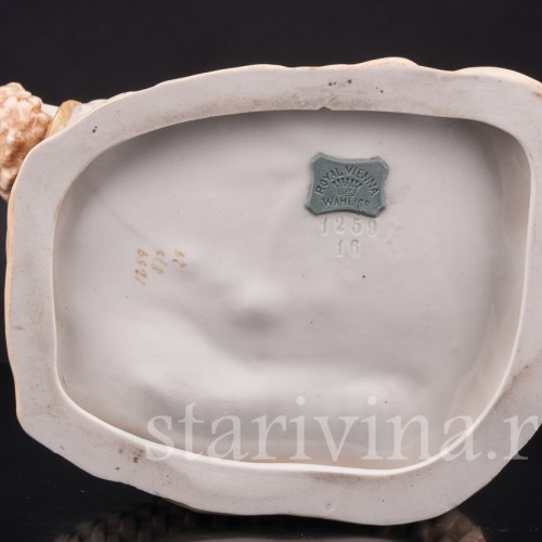 Фарфоровая статуэтка Детство, Ernst Wahliss, Австрия, 1900 гг.