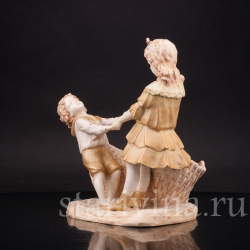 Фарфоровая статуэтка Детство, Ernst Wahliss, Австрия, 1900 гг.