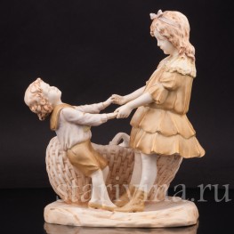 Фарфоровая статуэтка Детство, Ernst Wahliss, Австрия, 1900 гг.