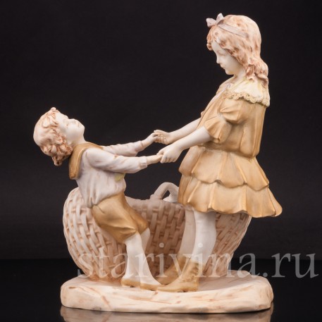 Фарфоровая статуэтка Детство, Ernst Wahliss, Австрия, 1900 гг.