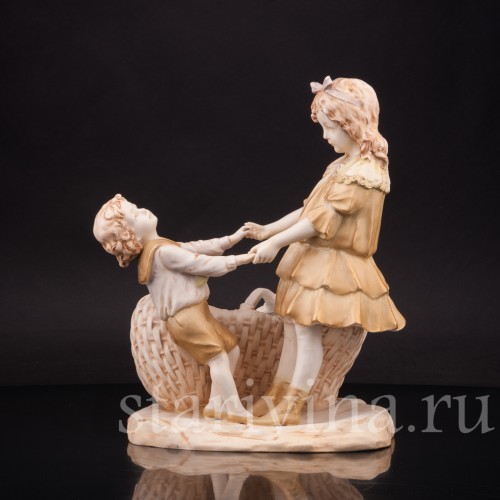 Фарфоровая статуэтка Детство, Ernst Wahliss, Австрия, 1900 гг.