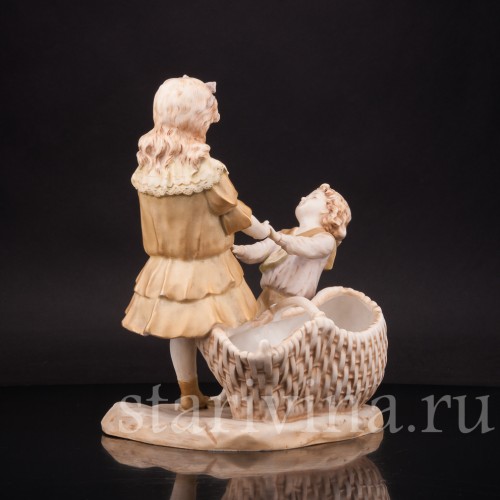 Фарфоровая статуэтка Детство, Ernst Wahliss, Австрия, 1900 гг.