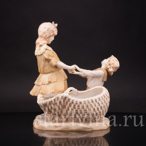 Фарфоровая статуэтка Детство, Ernst Wahliss, Австрия, 1900 гг.