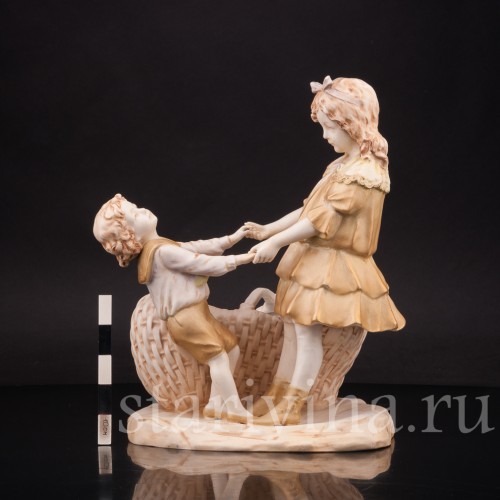 Фарфоровая статуэтка Детство, Ernst Wahliss, Австрия, 1900 гг.