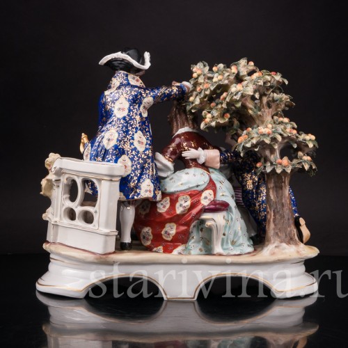 Фарфоровая композиция Сценка под яблоней, Sitzendorf, Германия, кон. 19 - нач. 20 в.