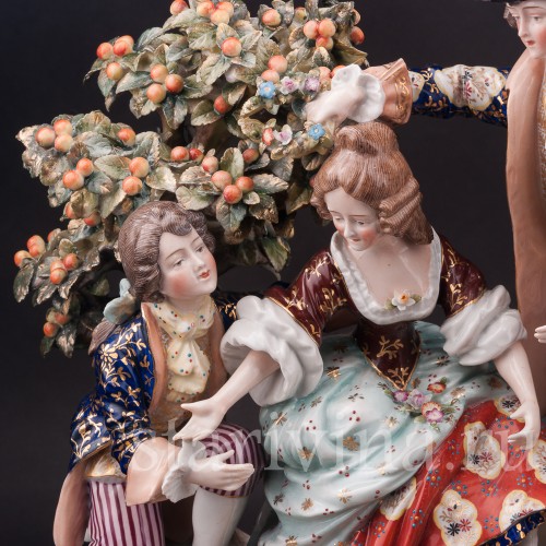 Фарфоровая композиция Сценка под яблоней, Sitzendorf, Германия, кон. 19 - нач. 20 в.