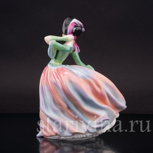 Фигурка девушки из фарфора Весенний ветерок Royal Doulton, Великобритания, 1939-76 гг.