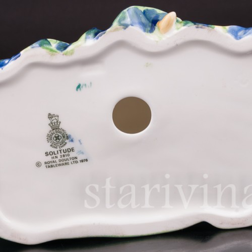 Фигурка из фарфора Уединение, девушка, читающая книгу, Royal Doulton, Великобритания, 1976-83 гг.