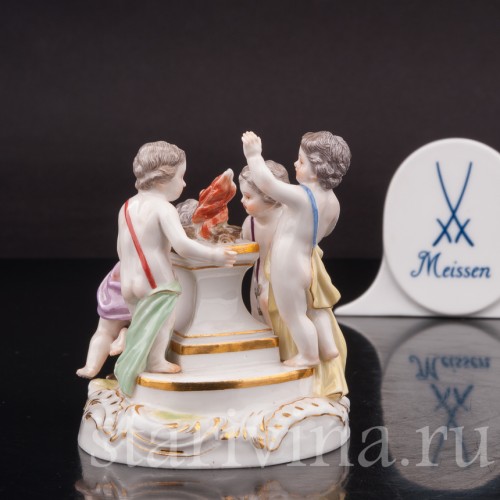 Фарфоровая фигурка Аллегория зимы, путти у огня, миниатюра, Meissen, Германия, сер. 19 - нач. 20 вв.