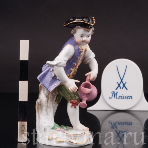 Фарфоровая статуэтка Мальчик с лейкой, Meissen, Германия, пер. пол. 20 в.