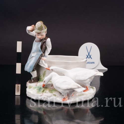 Фарфоровая статуэтка Мальчик и гуси Meissen, Германия, кон. 19  - нач. 20 в..