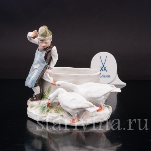Фарфоровая статуэтка Мальчик и гуси Meissen, Германия, кон. 19  - нач. 20 в..