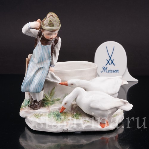 Фарфоровая статуэтка Мальчик и гуси Meissen, Германия, кон. 19  - нач. 20 в..