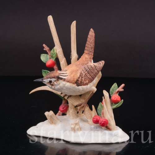 Фигурка птицы из фарфора Крапивник в ягодах, Lenox США, 1990 г.