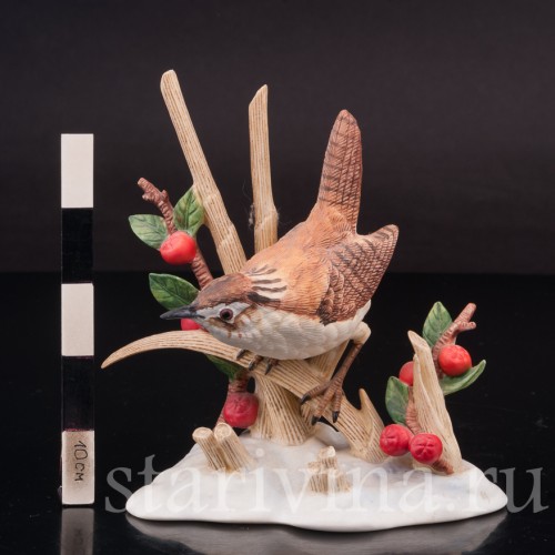 Фигурка птицы из фарфора Крапивник в ягодах, Lenox США, 1990 г.