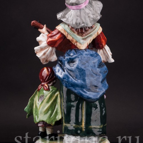 Фарфоровая статуэтка Женщина с гитарой и ребёнком, Ernst Bohne Sohne, Германия, нач. 20 века.