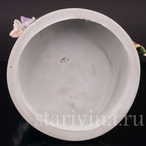 Фарфоровая статуэтка Женщина с гитарой и ребёнком, Ernst Bohne Sohne, Германия, нач. 20 века.